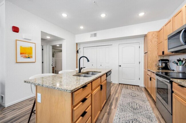 Building Photo - 2980 Kincaid Dr