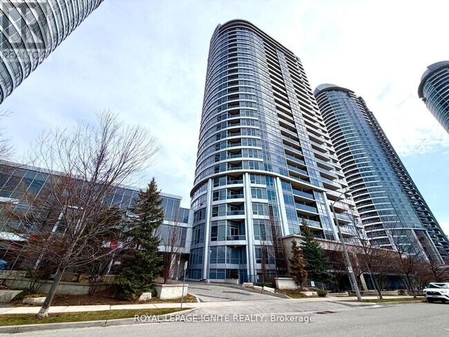 Building Photo - 151 Village Green Square