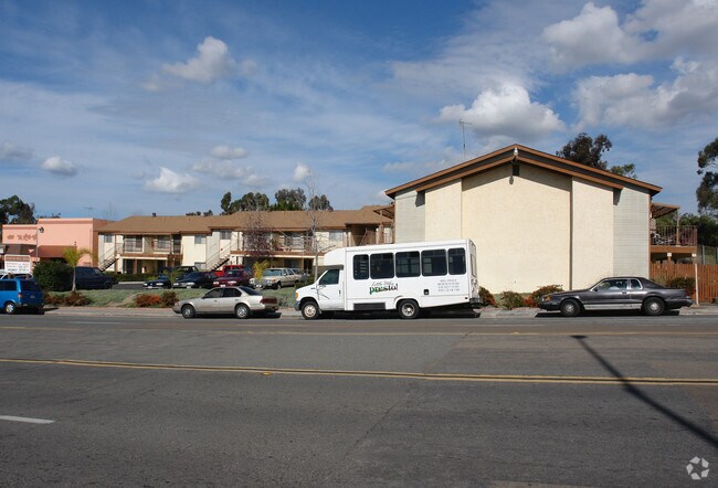 Foto del edificio - Vista Del Rio Apartments