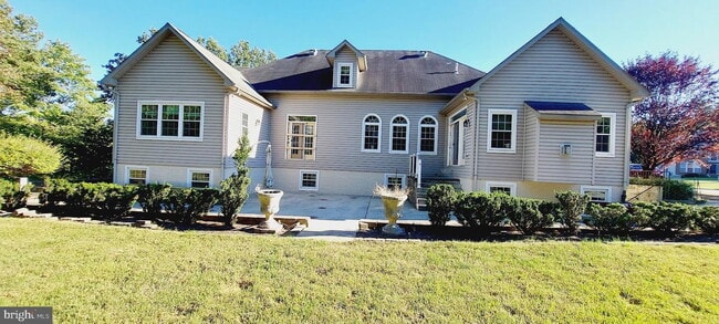 Foto del edificio - 9008 Doris Dr