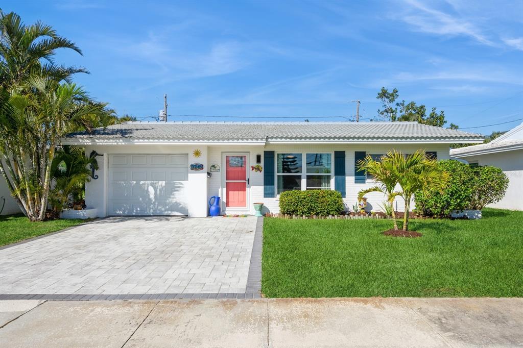 Foto principal - 3715 98th Ave N