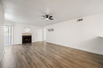 Building Photo - 10733 Braes Bend Dr