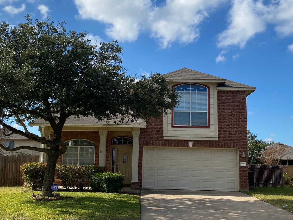 Foto principal - LARGE 3 BEDROOM + LOFT IN BELTON ISD