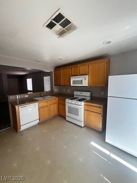 Foto del edificio - 10279 Falling Needle Ave