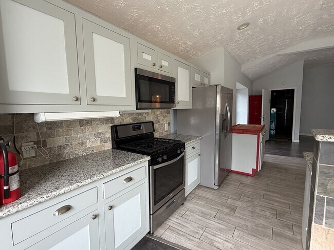 Foto del edificio - 306 Flora Vista Dr