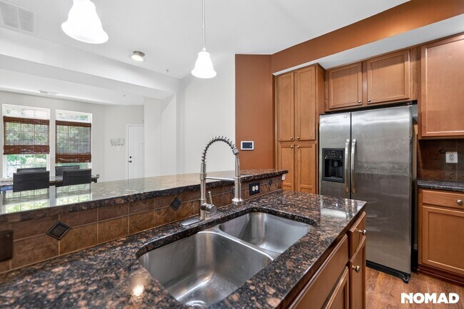 Foto del edificio - 1467 Braden Loop