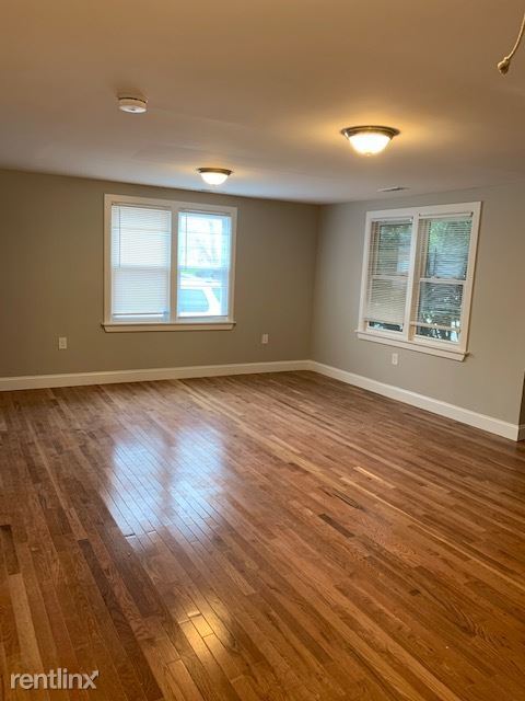 Foto principal - 3 br, 1 bath House - 51 Benton St