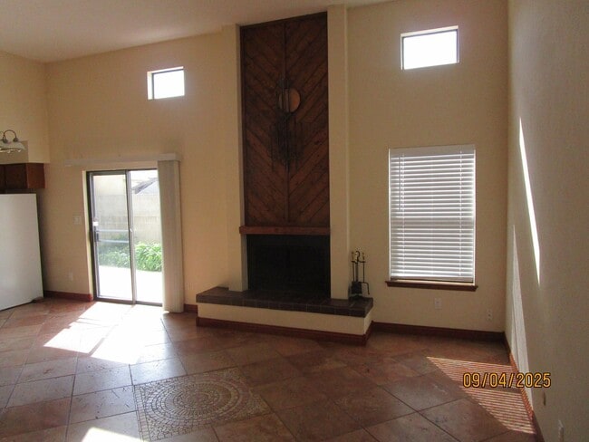 Building Photo - NE Heights 2bedroom 1000SF