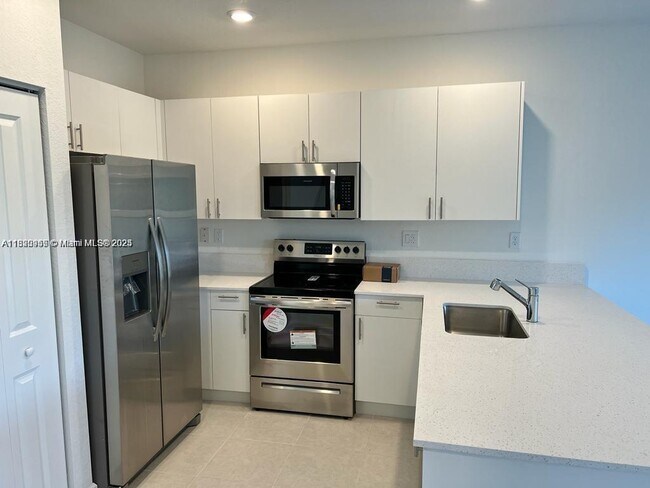 Foto del edificio - 2633 SE 10th St