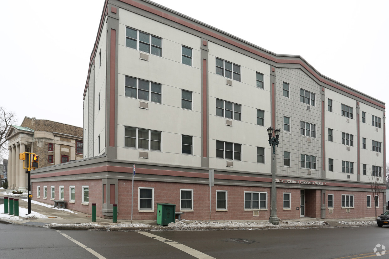 Foto del edificio - Seneca Cazenovia Community Square