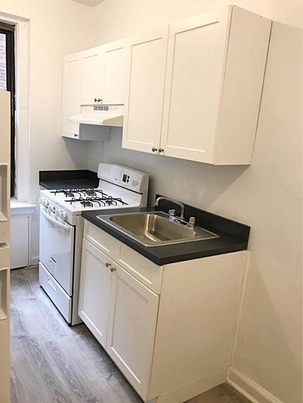 Foto del edificio - 35-53 82nd Street
