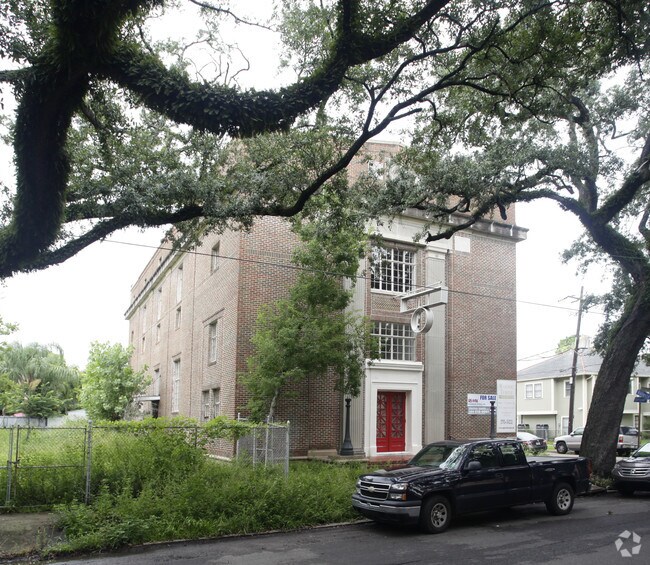 Building Photo - 620 Opelousas Ave