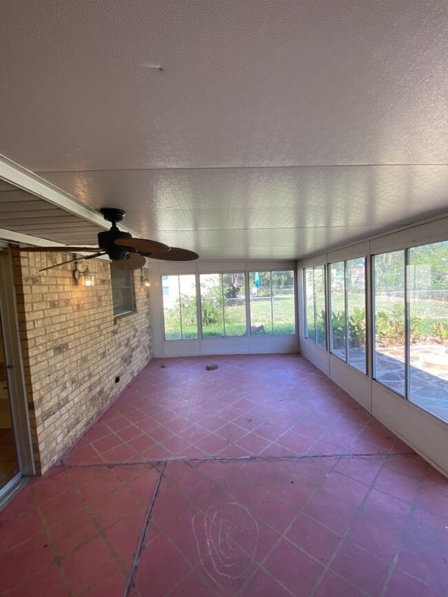 Building Photo - AVAILABLE NOW; APPLY AT OUR WEBSITE TODAY!!