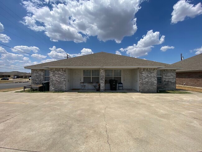 Foto del edificio - 3709 Littleleaf Dr