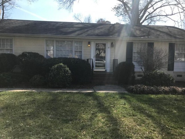 Foto del edificio - 10315 Ashburn Rd