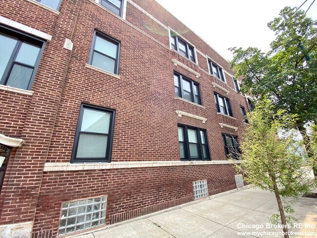 Foto del edificio - 1553 W Olive Ave