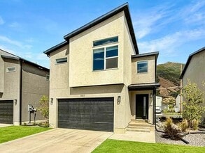 Building Photo - 3923 S White Ash Dr