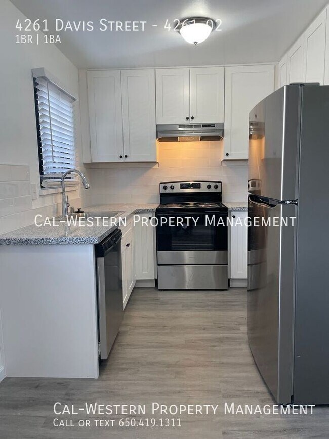 Foto del edificio - 4261 Davis St