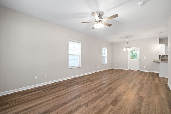 Foto del edificio - Brand New 3 Bedroom Home For Rent Near Dow...