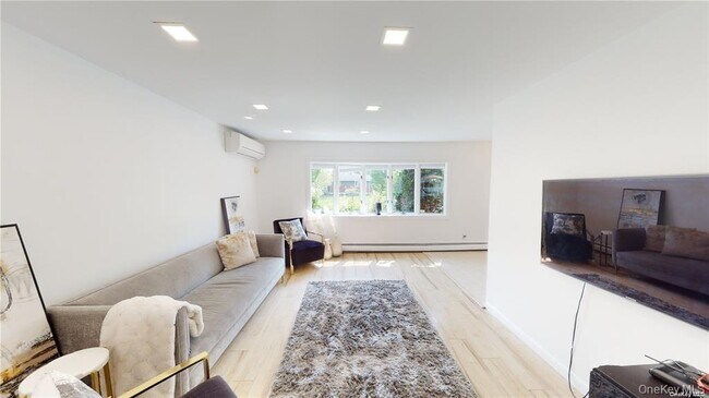 Foto del edificio - 121 Woodward Pkwy