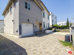 Building Photo - 963 N Wilton Pl