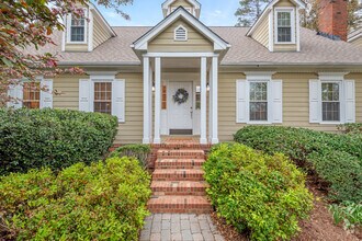 Building Photo - 8 Bryncastle Ct