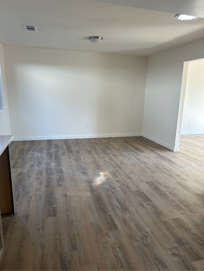 Building Photo - 1210 Palomar Terrace