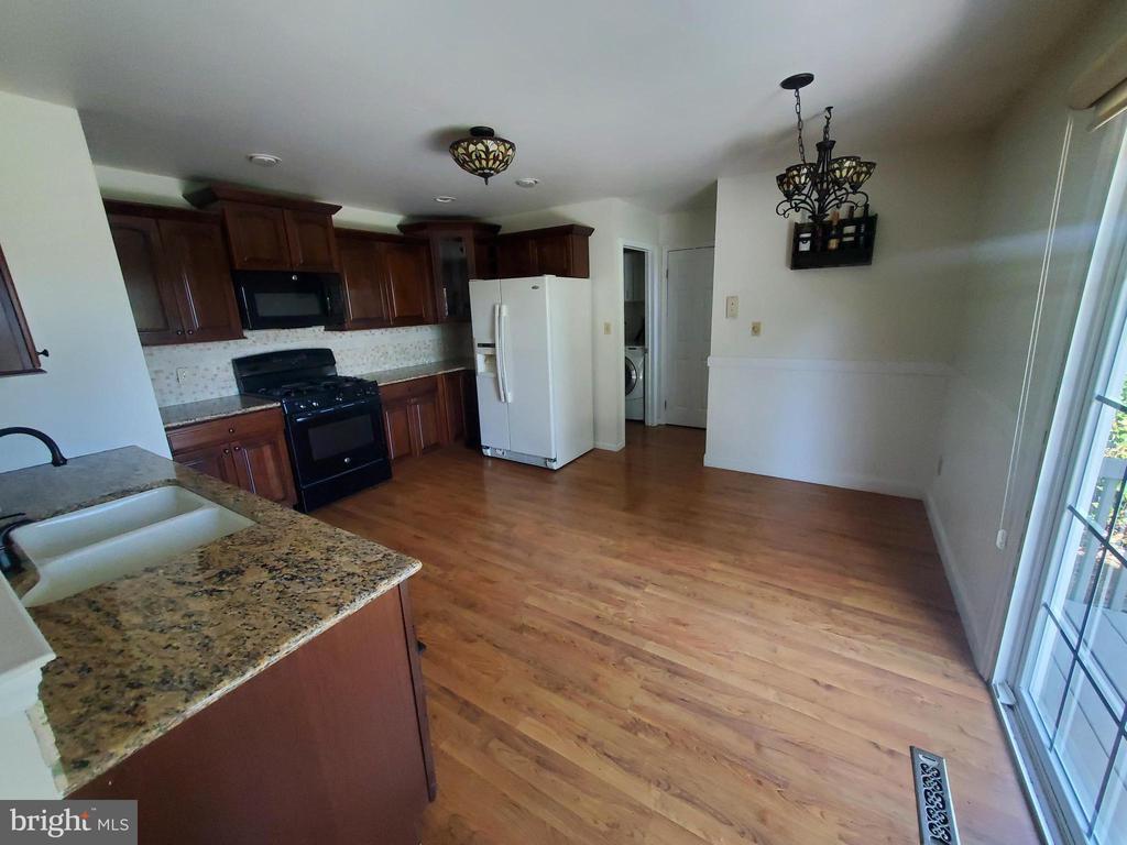 Primary Photo - 221 N View Rd