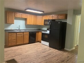 Building Photo - 313 High St