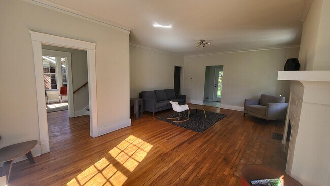 Foto del edificio - 1844 Oliver Ave