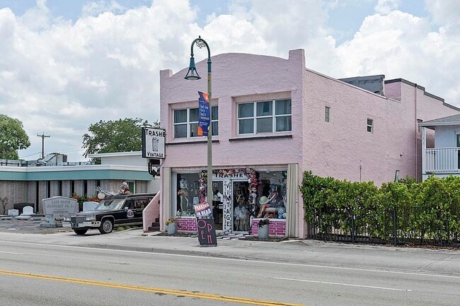 Building Photo - 521 N Dixie Hwy