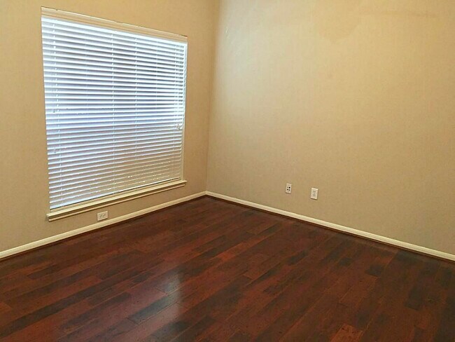 Foto del edificio - 6343 Richland Hills Dr