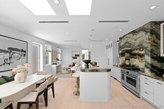 Building Photo - 255 Royal Poinciana Way