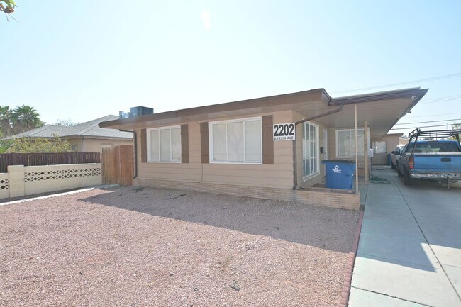 Building Photo - 2202 Marlin Ave