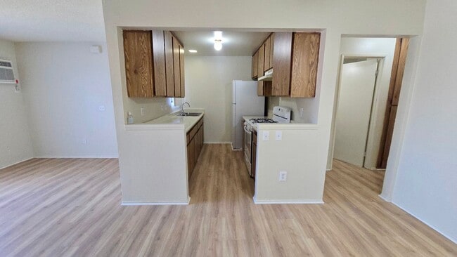 Photo - 5906 Challen Ave Apartment