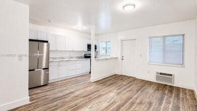 Building Photo - 5549 NE Miami Ct