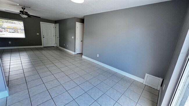 Foto del edificio - 3935 Middlesex Pl