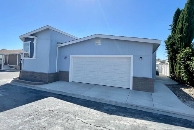 Foto del edificio - 10550 Western Ave