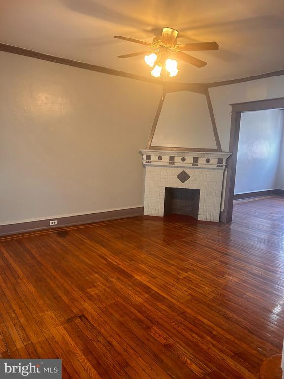 Building Photo - 5913 Belmar Ter
