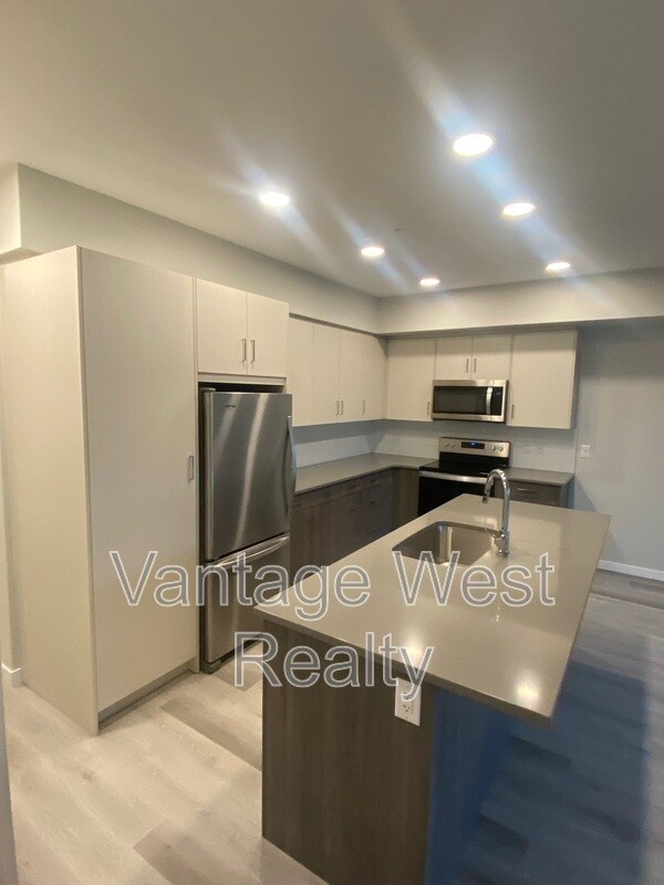 Photo du bâtiment - 2301-2301 Carrington Rd