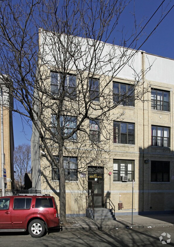 Building Photo - 501 Bergen Ave