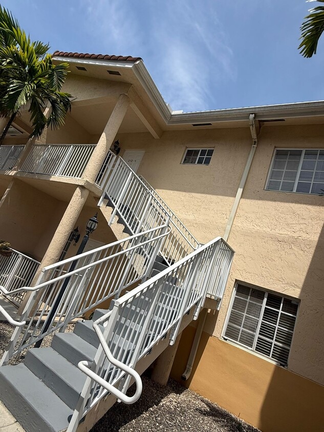 Primary Photo - 6972 NW 179th St