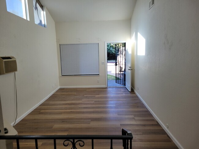 Foto del edificio - 2776 Kerria Way