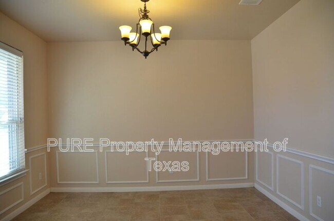 Building Photo - 8528 Reggio St