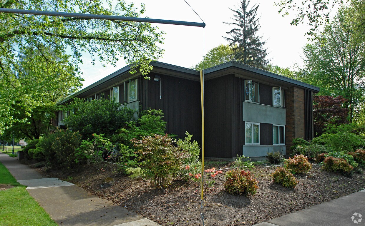 Building Photo - Dixon Lodge