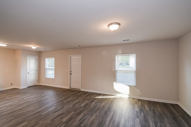 Foto del edificio - 222 Saddle Brooke Trce