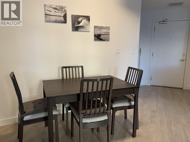 Photo du bâtiment - 3581 Ross Drive