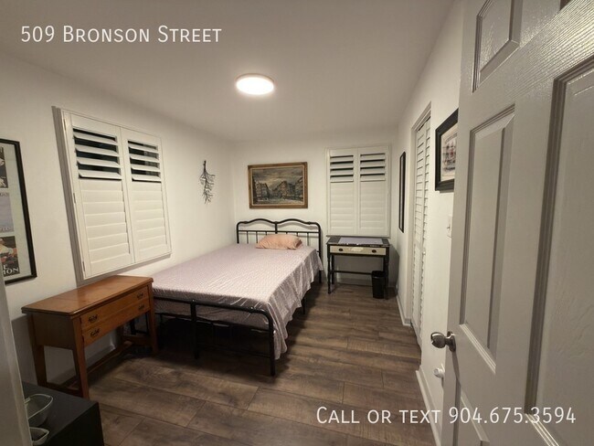 Foto del edificio - 509 Bronson St