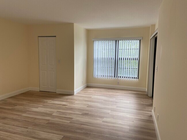 Foto del edificio - 2206 S Cypress Bend Dr