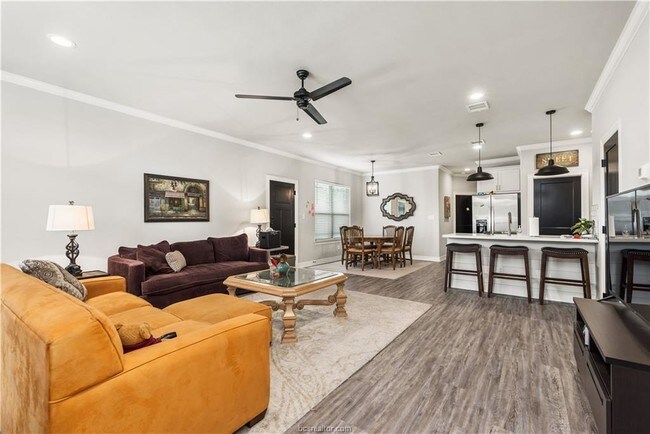 Foto del edificio - 906 Fairview Ave